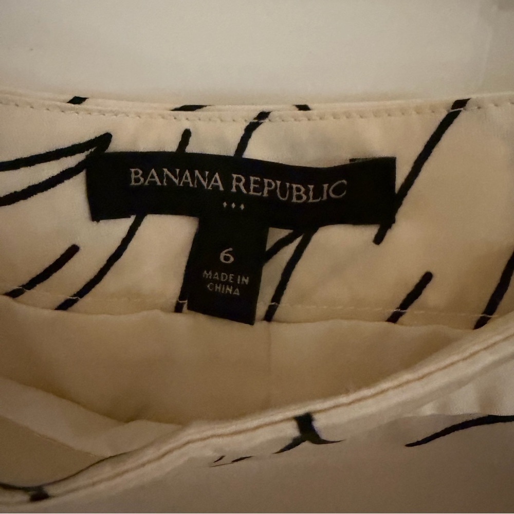 Banana Republic Cream and Black Floral A-Line Skirt - Picture 5 of 5
